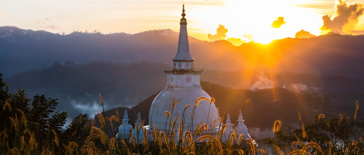 Ein Stupa ist ein buddhistisches Bauwerk, das Buddha selbst sowie dessen Lehre verkörpert.